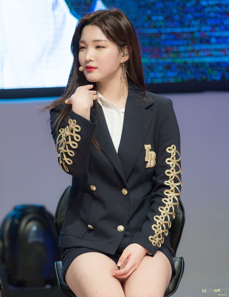 LastTae's tweet photo. 170417 - #라붐(#LABOUM) #휘휘(#HwiHwi) #쇼케이스 - #율희
@officialLABOUM @YULHEE_LABOUM 

https://t.co/a8EFzPjoR8 https://t.co/mc2OiUiFYR