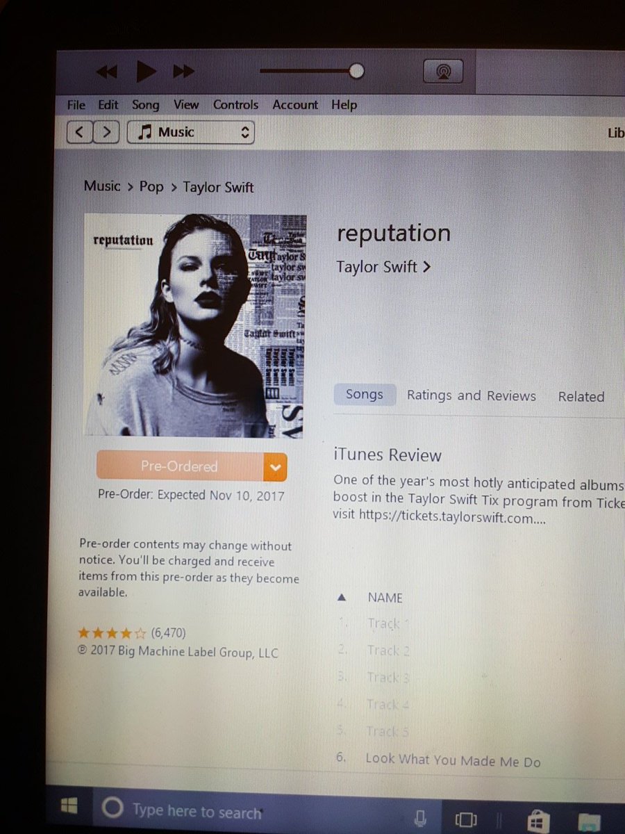 EmiJenk's tweet photo. Taylor Swift O W N S T H I S A S S
@taylornation13 @UPS #preorderreputation https://t.co/bncKgtI2wE