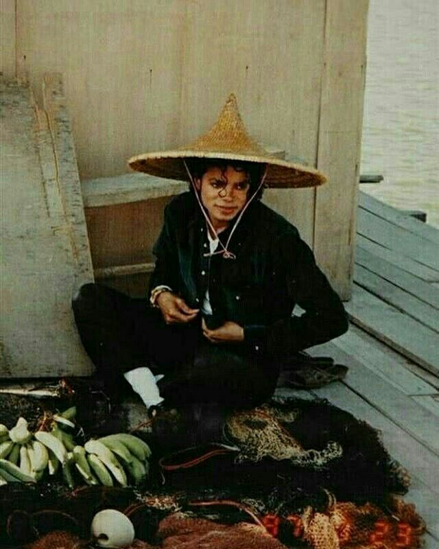 MJacksonEuropa's tweet photo. Siempre te llevaremos en nuestros corazones! ❤❤❤ #MichaelJackson https://t.co/VAlN00wMFg