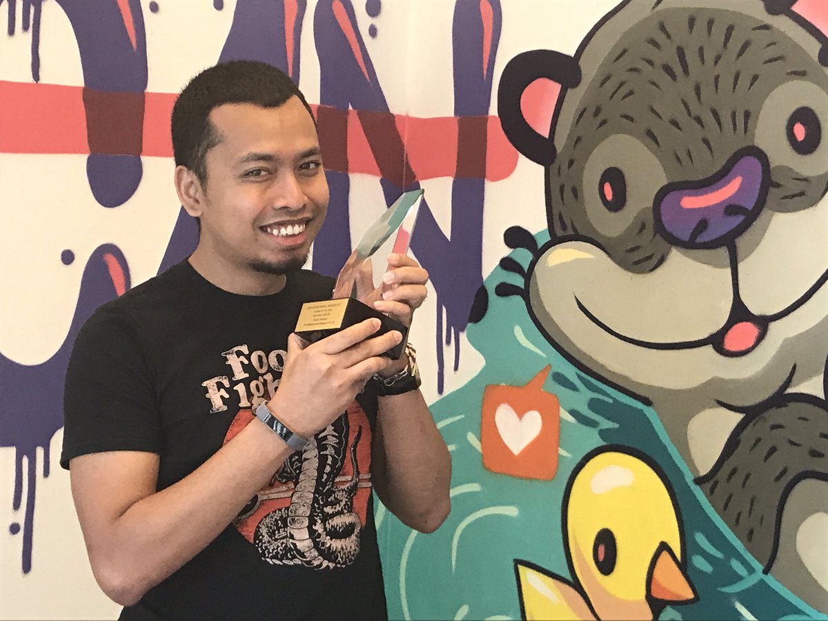 MediabrandsAPAC's tweet photo. Congrats to all the winners at last nights SMA's inc our very own Khai named 2017 Catalyst of the Year!! #IPGMBtalent #Singapore #CanLah https://t.co/2Bw4T4w2Oy