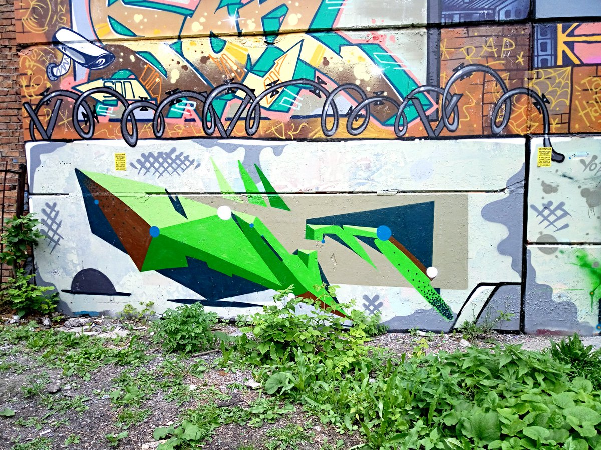 streetartsib's tweet photo. Ну и мировая стеночка с #окрашенофест на Фрунзе 5к1

#streetartaib #leezoo #okrashenofest #okrashenofest2017 https://t.co/yYpkfso6D8