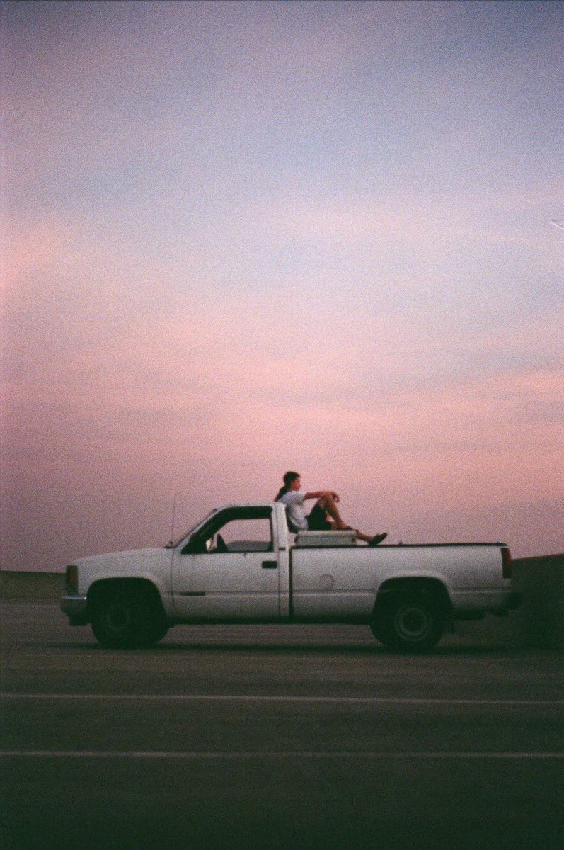 mattsprojeckt's tweet photo. Ayo, spread the news. Photographer on the block. #getmenoticed #35mm #portraits https://t.co/LeKGoa2Skw