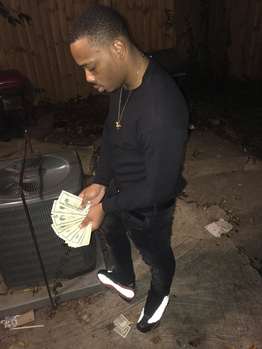 suckerfree_coop's tweet photo. Tell Em PussC niggaz catch Up 🏋🏽🗣💤💤💲#Reallytrapping🤧 https://t.co/zMJhIUyYpX