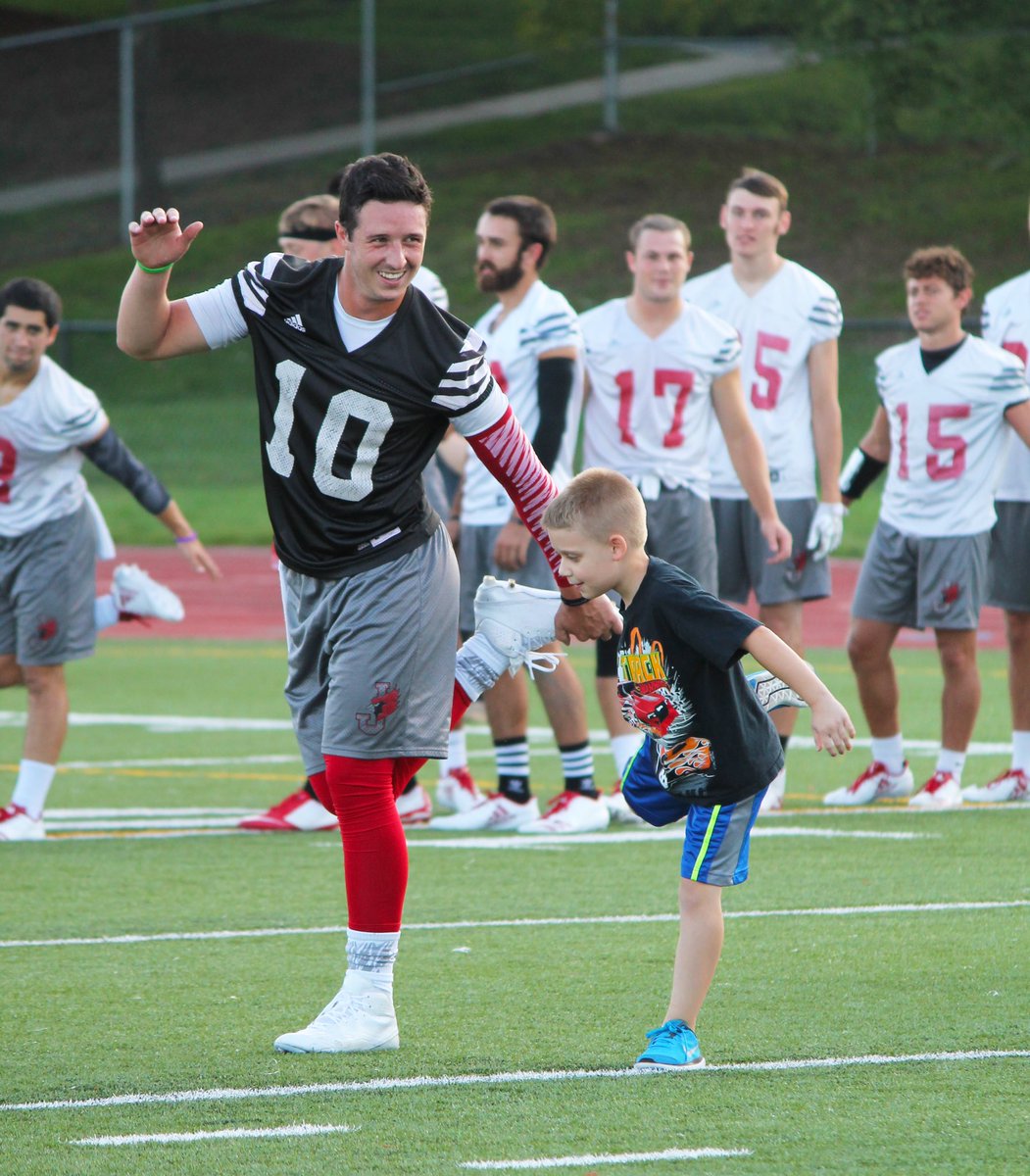 JewellCardinals's tweet photo. On the eve of the 2017 season opener @JewellFootball took time out for some of their youngest fans. https://t.co/A7egLQPrLe