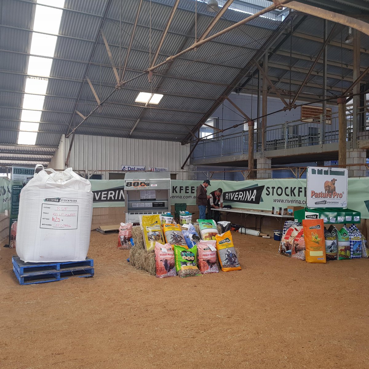 RiverinaAU's tweet photo. We are at the 2017 #QldBeefExpo at Toowoomba Showgrounds. Come and discuss all your feed requirements with our staff @qldbeefexpo https://t.co/ok6mv1YN9N