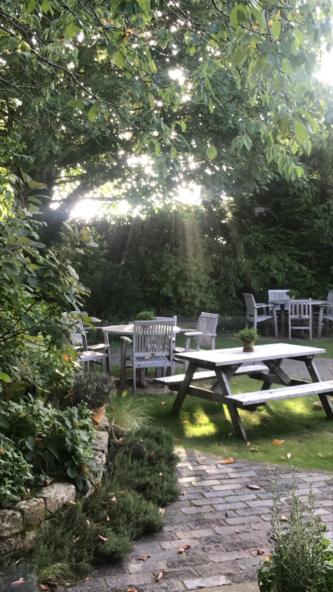 chefjamesgraham's tweet image. The sunshine hit @thePointerBrill garden early this morning! #thepointer #brill #buckinghamshire