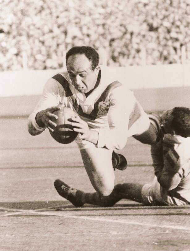 WelshCharRFC's tweet photo. A year ago this week a statue of #Rugby #Legend #BillyBoston was unveiled in #Wigan now its #Wales turn to honour Billy #WeNeedYourSupport https://t.co/kEaEfbnh3R