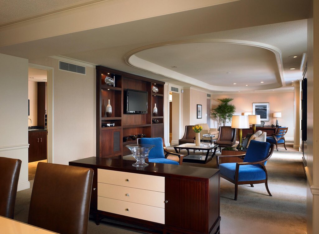 Flying into San Fran for the HCW show this weekend. From the site my 'room' isn't too bad.