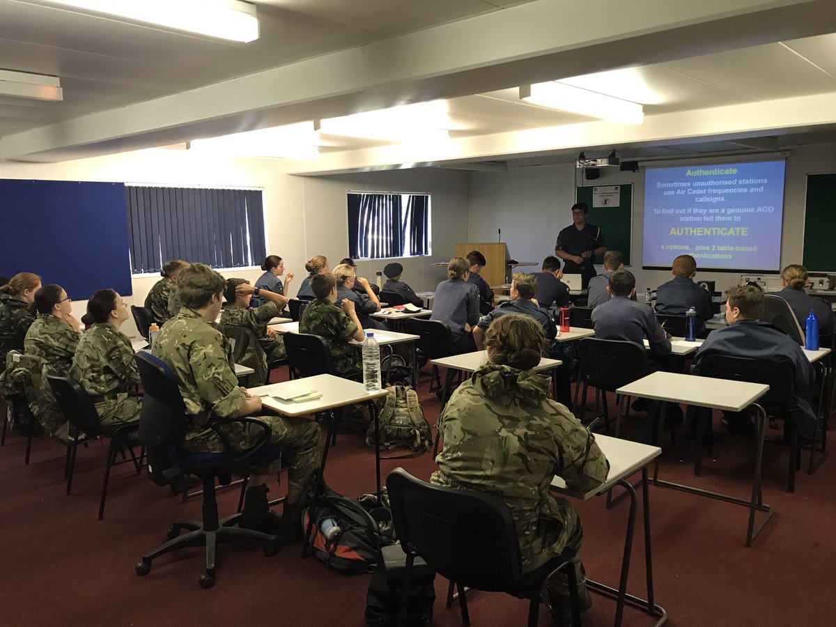 1119ATC's tweet photo. The 2nd Bronze Radio Operator course at #wmwoew17 ! Cdt FS Smith leading the instruction this time! #commsiskey @wmwaco https://t.co/gQW3TDfpKV