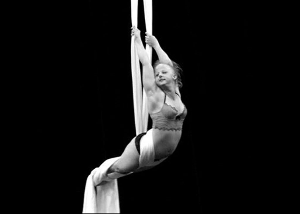 Don't miss Sarah Houbolt! She'll be performing at the Uptown Festival on October 28th. 

Our event: facebook.com/events/2854507…