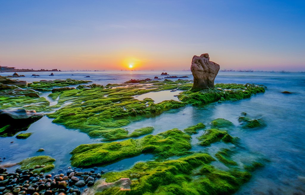 BlueberryTrails's tweet photo. #BinhThuan in #Vietnam is known for its stunning beaches.it's a destination for #pilgrimages to #CoThach, a unique #pagoda on a #rockcliff . https://t.co/katDHFck7U