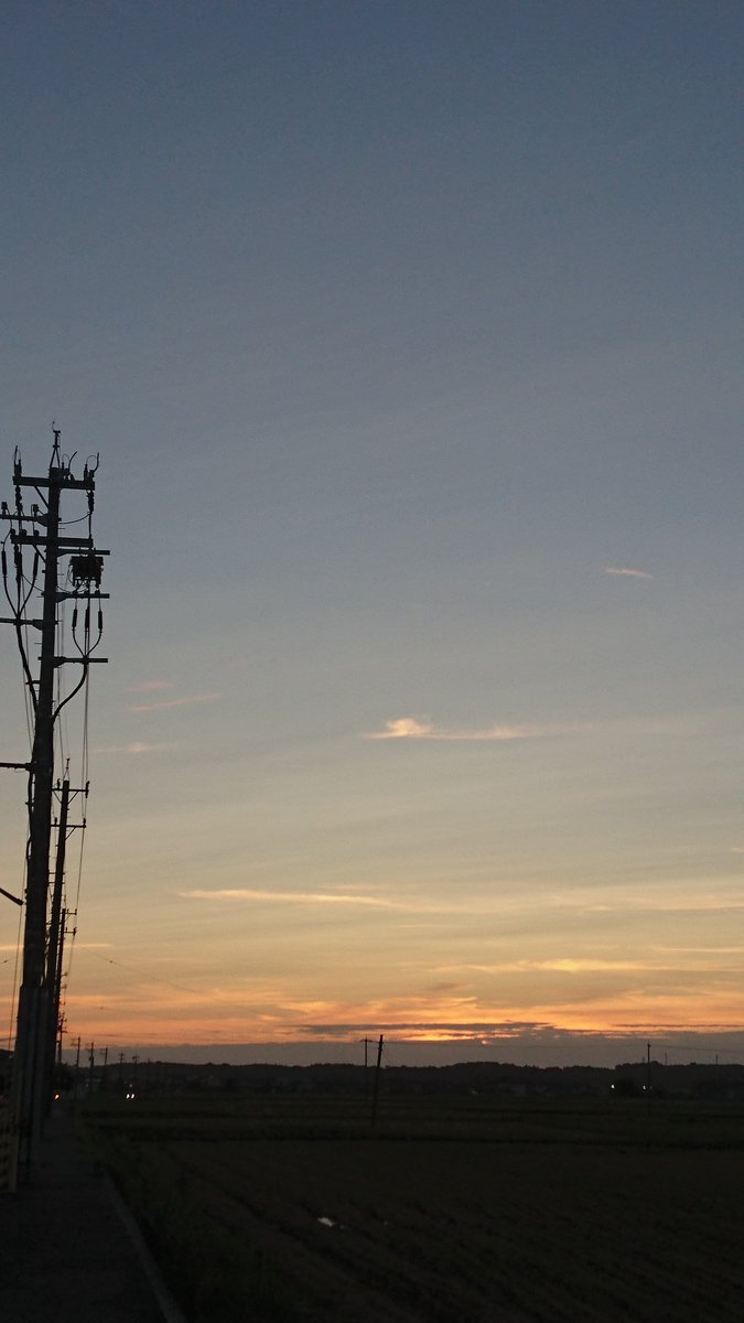 DJ05312416's tweet photo. #ファインダー越しの私の世界
#写真好きと繋がりたい
#写真で伝えたい私の世界
#帰り道
#夕日 #プレゼント https://t.co/FW2WxYESTz
