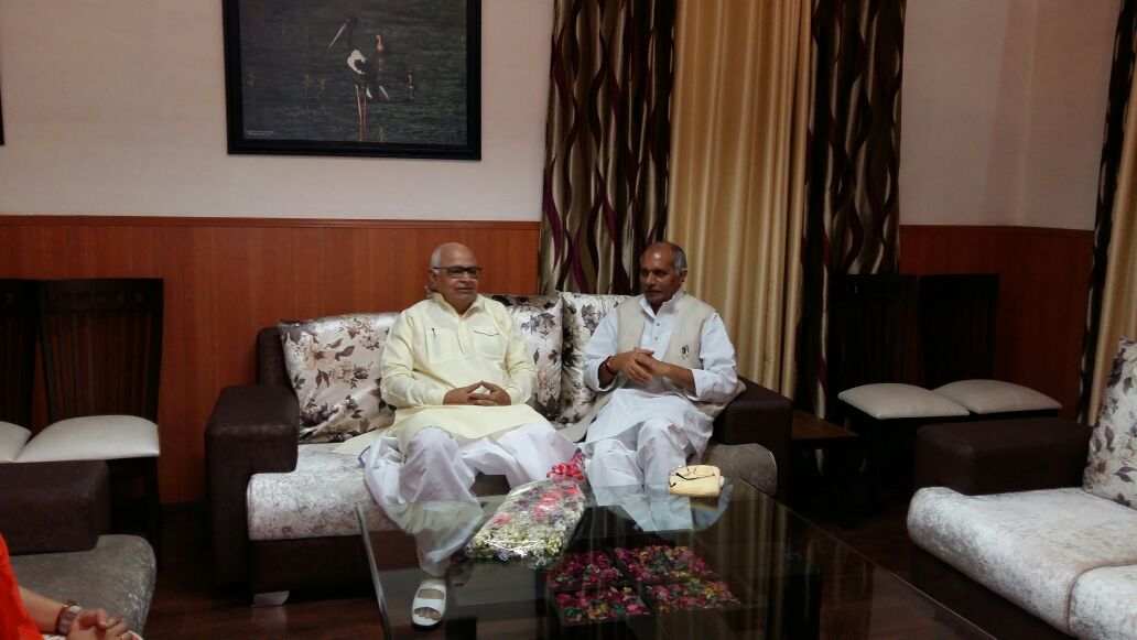 dharampalbjpmla's tweet photo. विधानसभा अध्यक्ष श्री हृदय नारायण दीक्षित जी का सर्किट हाउस बरेली में स्वागत किया और बरेली के विकास कार्यों पर चर्चा हुई।
@myogiadityanath https://t.co/rFFDAZoYrv