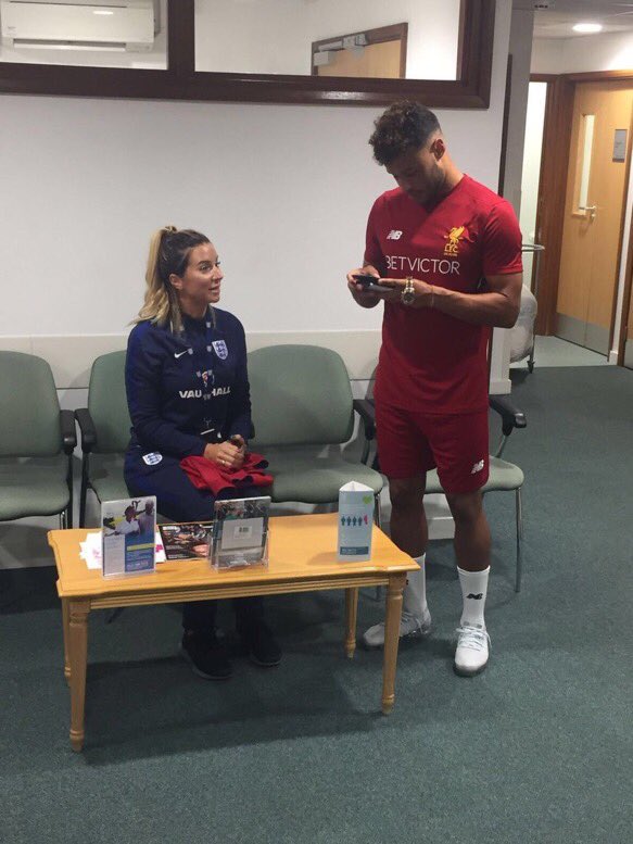 Footballtweet's tweet photo. Looks like Alex Oxlade-Chamberlain's move to Liverpool is complete. 👀

📝 #DeadlineDay https://t.co/C0bQGDkM04
