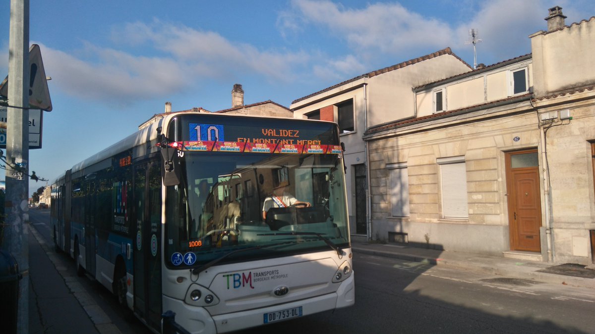 Vincoabi's tweet photo. Je viens d'être un des derniers passagers de Marcelle, 36 ans derrière le volant, dont 13 chez @info_tbm. Bonne route Marcelle ! https://t.co/vomkwlpaSK