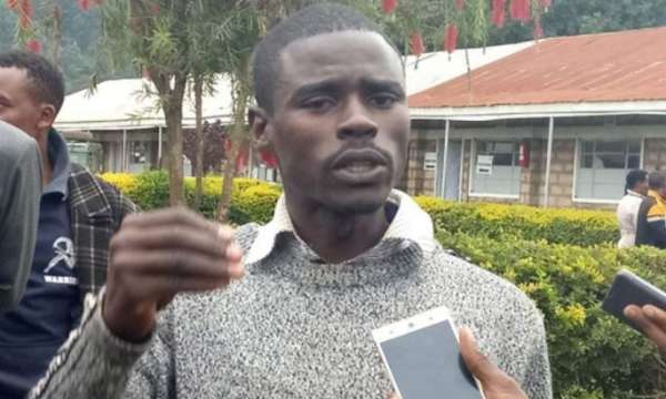 StandardKenya's tweet photo. As some MPs demand for more salaries, humble MP rides in matatu to State House
https://t.co/k0PvZOo3nK via @UreportKe #MPsSwear https://t.co/mNnoVKReZL