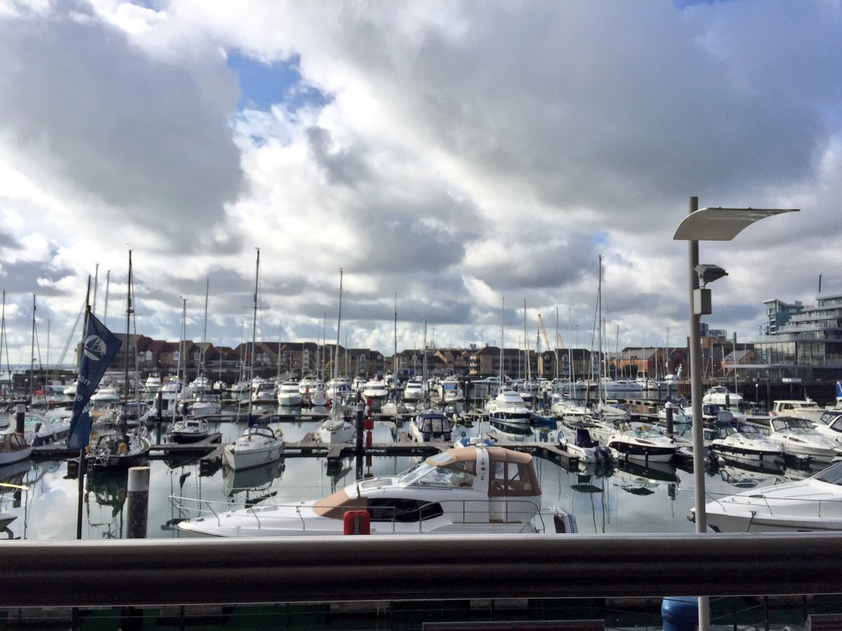 Who wants free cocktails and a view like this? Well sign up to our newsletter and come on down. #pitcherandpiano #southampton #oceanvillage