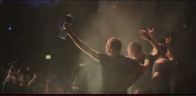 NaFiannaWorld's tweet photo. #TBT to @nafiannamusic preparing to visit Boston! AWESOME promo video here https://t.co/LOIoA0ZuZH. #RT the heck outta this one! #ComeToUSA https://t.co/LRBOpKiOWS