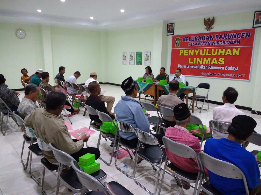 DANRAMIL 10/WIROBRAJAN BEKALI WAWASAN KEBANGSAAN KEPADA LINMAS KELURAHAN PAKUNCEN <a href="/Puspen_TNI/">Pusat Penerangan TNI</a> <a href="/tribunjogja/">Tribun Jogja</a>