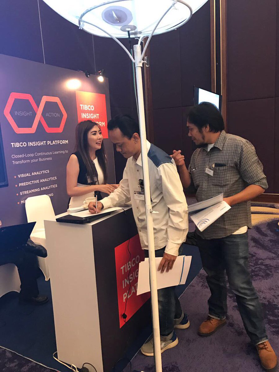 erich_gerber's tweet photo. .@TIBCO recently participated in @Cloudera Sessions in #Jakarta, showcasing our #InsightPlatform. Learn more here: https://t.co/mCLyePl8UB https://t.co/pC7i0cbeDb