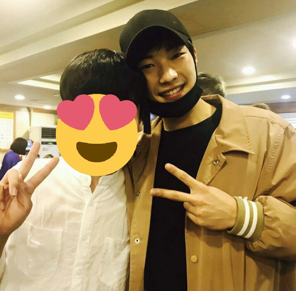 DIiFlrgVwAAQ7u6.jpg:large