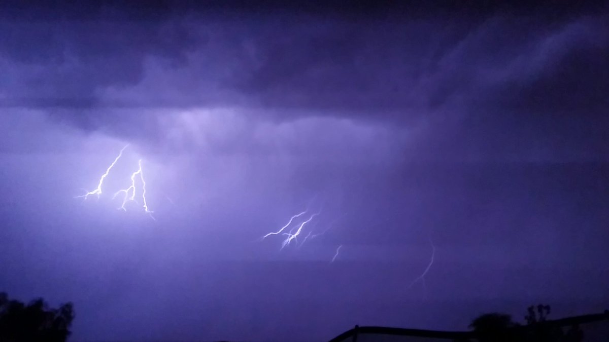 SportsAdrenalin's tweet image. Some great lightning in #LasVegas tonight #SummerThunderstorms
☇☇☇☇☇☇