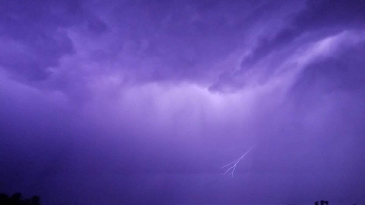 SportsAdrenalin's tweet image. Some great lightning in #LasVegas tonight #SummerThunderstorms
☇☇☇☇☇☇