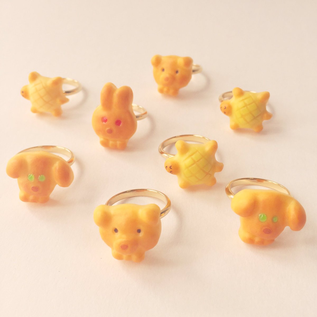Kosokoso Twitterissa ちいさなどうぶつパンリング ピアス イヤリング 企画展 秘密のベーカリー展 に登場する新作です どうぶつの形のちっちゃなパンたち クマパン ウサギパン カメパン イヌパン 食べられないけれどいつも一緒にすごせるパン