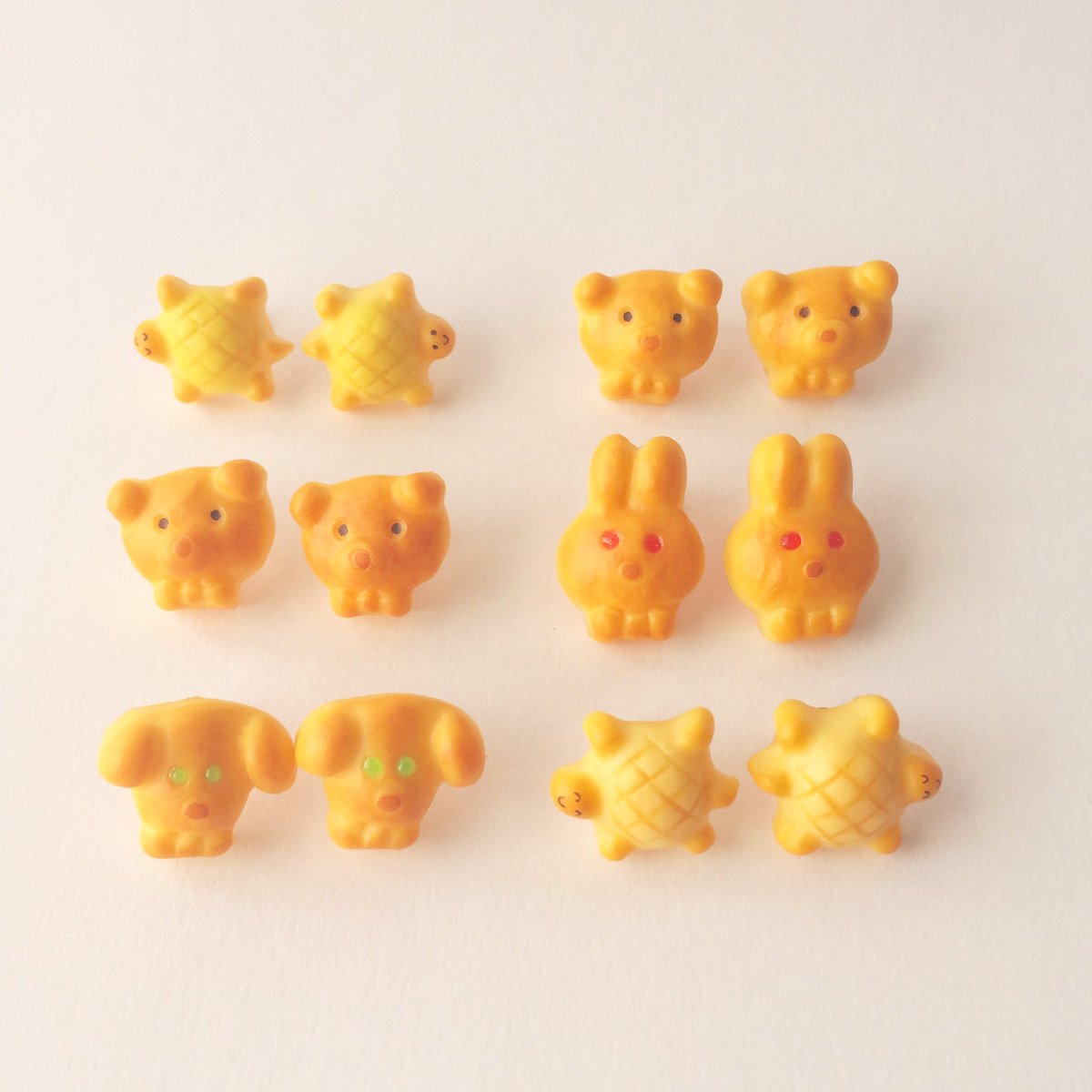 Kosokoso Twitterissa ちいさなどうぶつパンリング ピアス イヤリング 企画展 秘密のベーカリー展 に登場する新作です どうぶつの形のちっちゃなパンたち クマパン ウサギパン カメパン イヌパン 食べられないけれどいつも一緒にすごせるパン