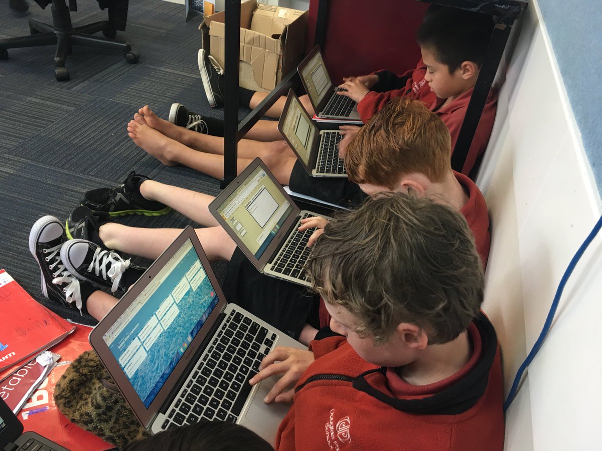 Rose_eaD's tweet photo. @padlet for shared word banks, @Google Classroom for easy access and sharing of our resources #engagedstudents #focussedlearners @DPS_Mstn https://t.co/47I4LmW2ug
