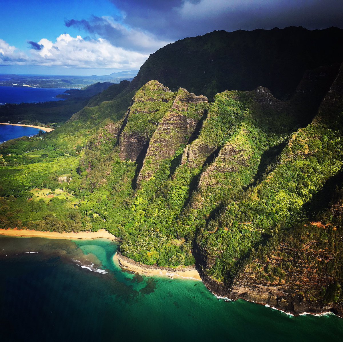 Magnifique île de #kauai où ont été tournés tant de films de Jurassic Park à The Descendants #Hawaii #paradis