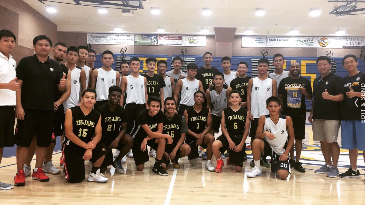 koolmoy's tweet photo. Tonight we played a team from Taiwan 🇹🇼 We will see y'all next year at your home!! #hillgang #theynice https://t.co/8nG9gDFELe
