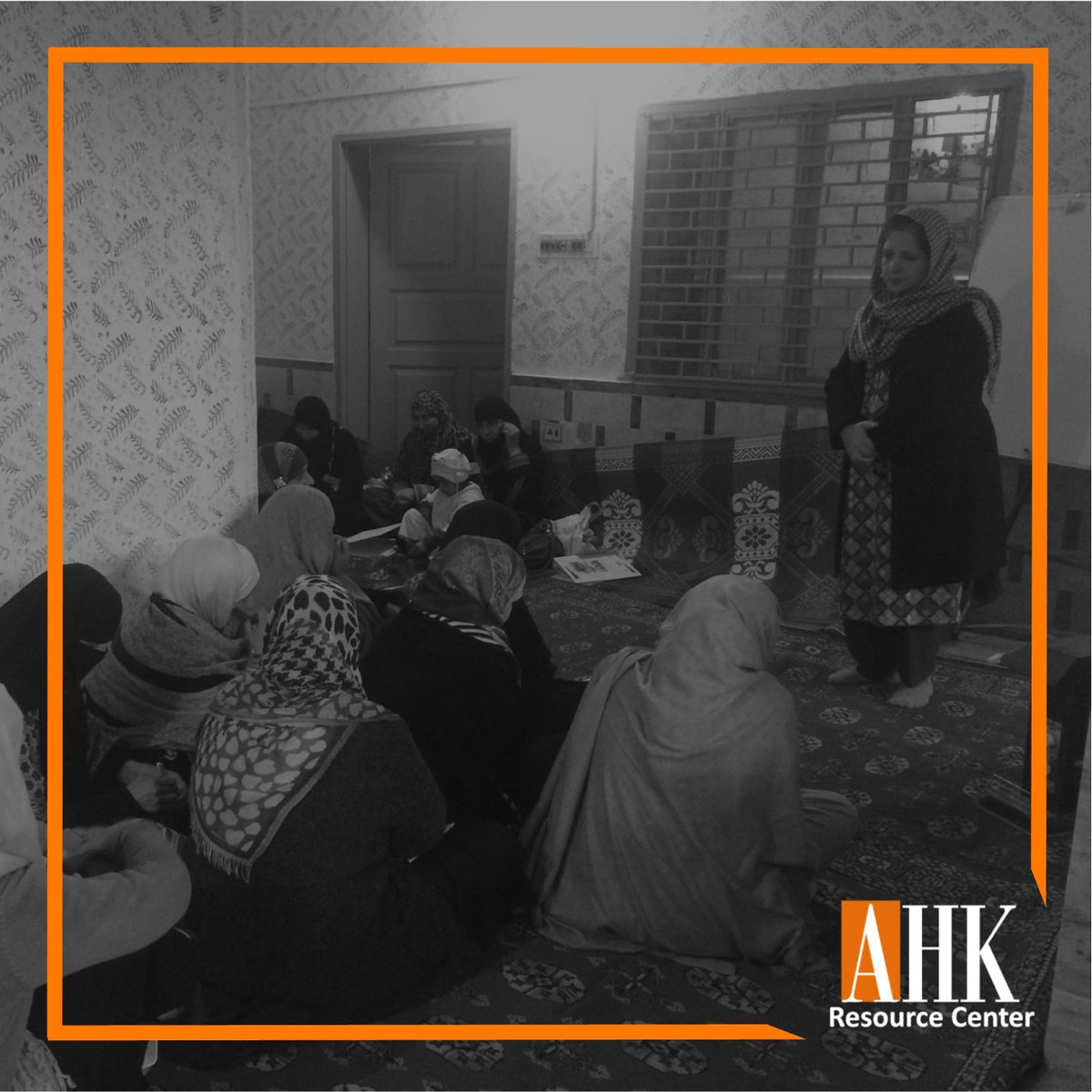 AHKRCofficial's tweet photo. #AHKRC is working with low income urban communities to improve the health of women, girls and children through #participatorydevelopment. https://t.co/ZW824Ie4Xs
