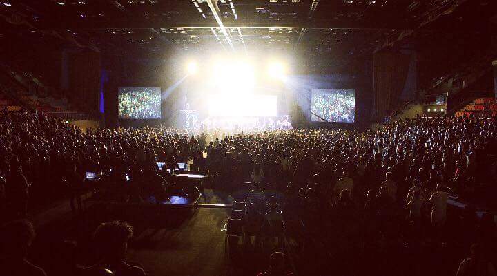 Thank you Pst <a href="/glennschroder/">Glenn Schroder</a> for bringing revival to durban and the vision of @CRCMain to a hurting world. #HARVESTDURBAN2017 #allaboutsouls