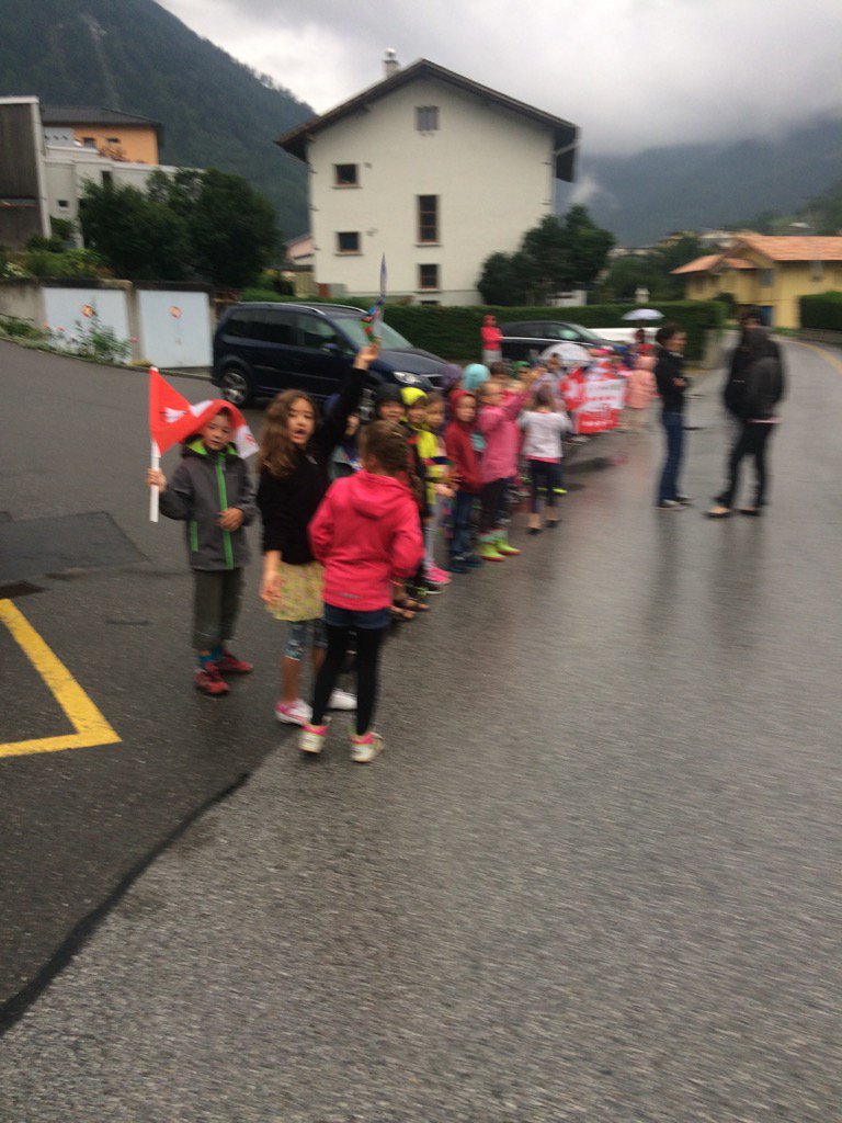thallerbenjamin's tweet photo. Les petits écoliers Suisses interrompent leurs cours #OCC https://t.co/3oAPBDW9NX