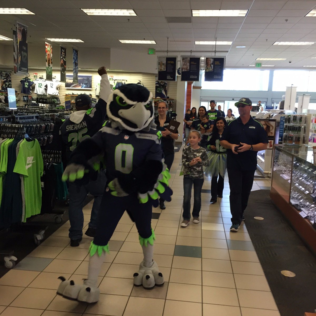 DAYSTAR24's tweet image. #GO HAWKS