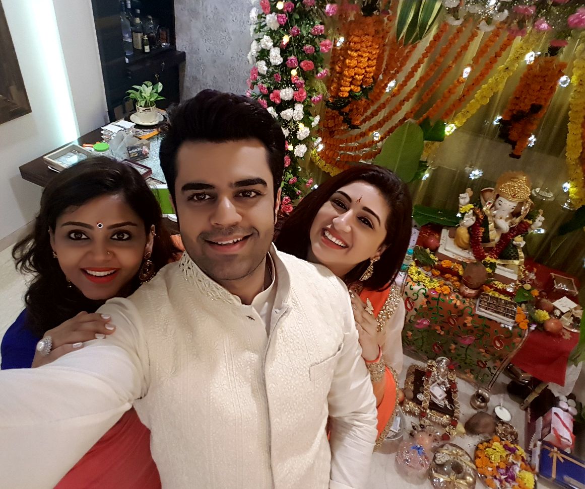 TellyHigh's tweet photo. #GaneshChaturthi2017 #GaneshChaturthi 
This is how tellyville celebrated Ganesh Chaturthi
https://t.co/9CU3577HEK https://t.co/8jgcVg8eav