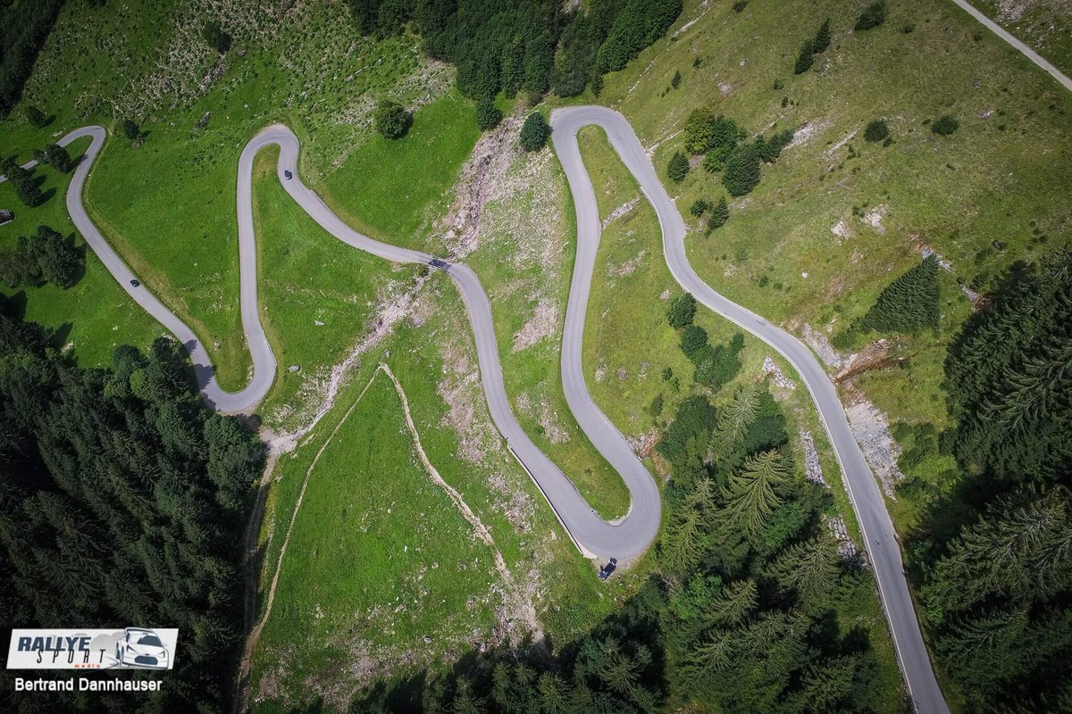 RallyeSportMed's tweet photo. Les reconnaissances vue du ciel avec notre pilote de drone Bertrand 🚁 #MontBlanc https://t.co/2vNjmrHJXD