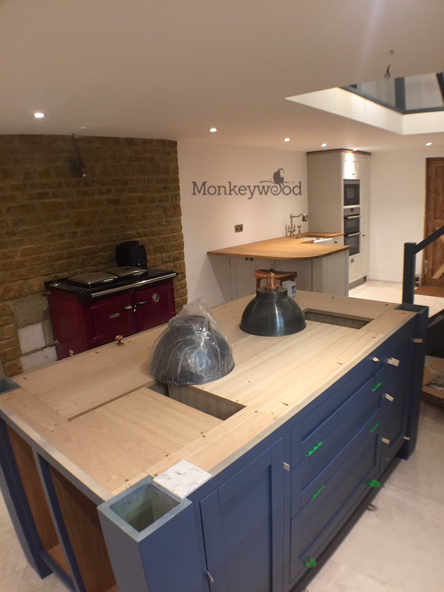 Monkeywood12's tweet photo. Showroom updates ! It's starting to take shape ! #bespokefurniture #bespokekitchens #monkeywood #madeinthecotswolds https://t.co/w5dcuxc1jH https://t.co/CuiTPgbBp8