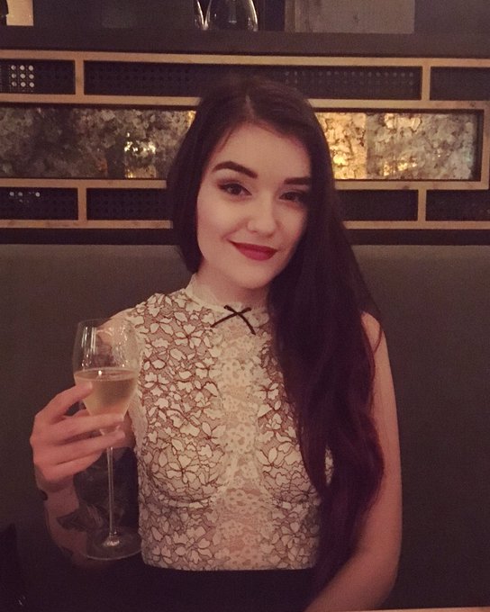 Comped champagne and a 10 course meal 🤤💛 https://t.co/2sKcgG8uHm