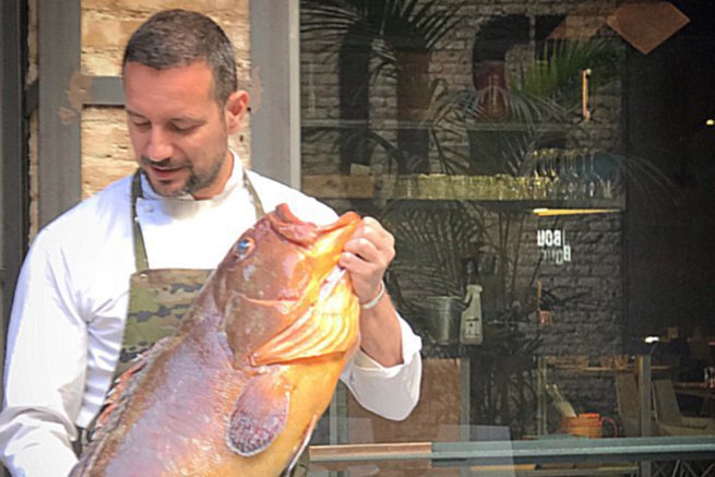 BonViveurSpain's tweet photo. Aprendemos de las palabras de @tonobouet, responsable del valenciano restaurante el Bouet 💬 https://t.co/lTGvKjrHgA https://t.co/mlA5uL09yV