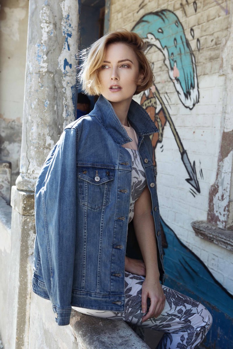 Treads_Threads_'s tweet photo. @RealLifeStyled @DaisyMayDaisy on fire in the Levi's Footwear Katy's. https://t.co/7EkpmFToV3