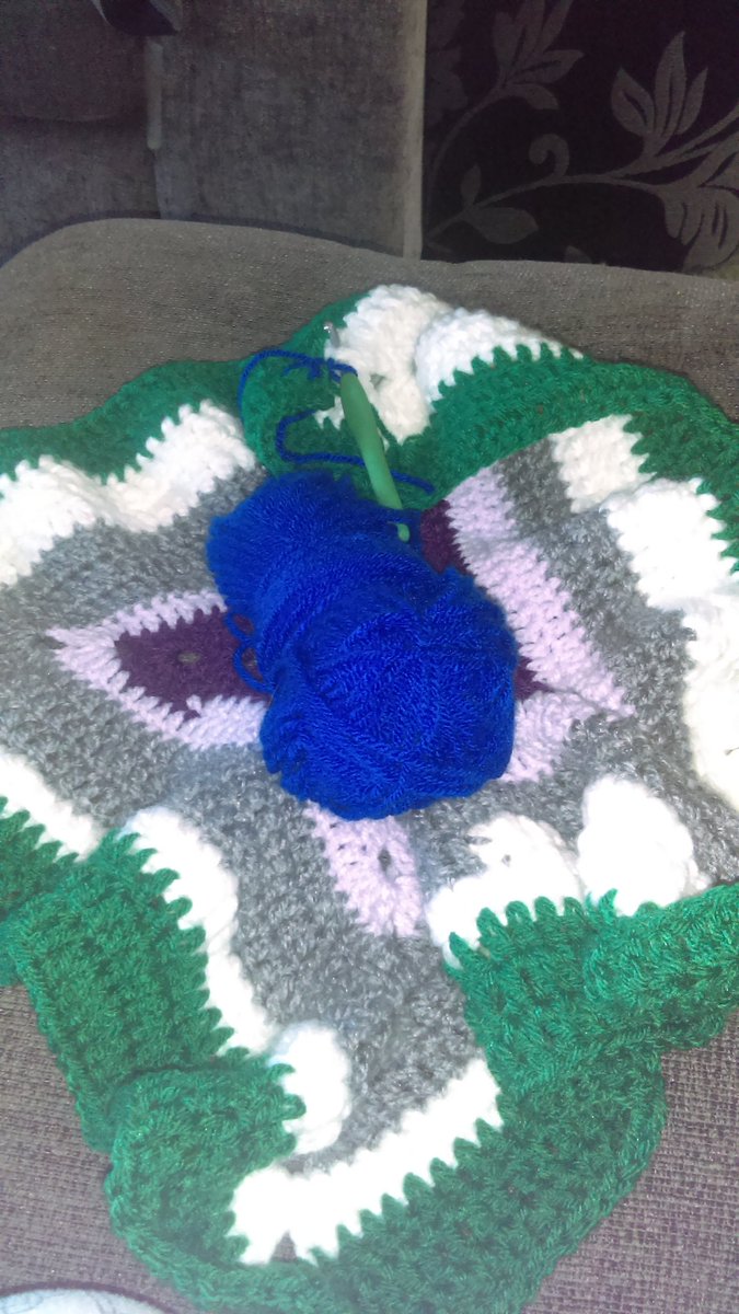 makesbakessews's tweet photo. Using up the leftover wool, the nights are pulling in and it's crocheted blanket time! #homemadetreats https://t.co/ibnPfk6Iae