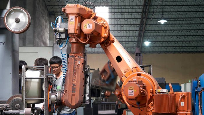 Pixeles_Web's tweet photo. [#chiffresclefs #Robotics] +30% de robotisation industrielle en Chine en 2016 #MBAMCI via Catherine Simon @Innorobo https://t.co/ymRAgcdAgG
