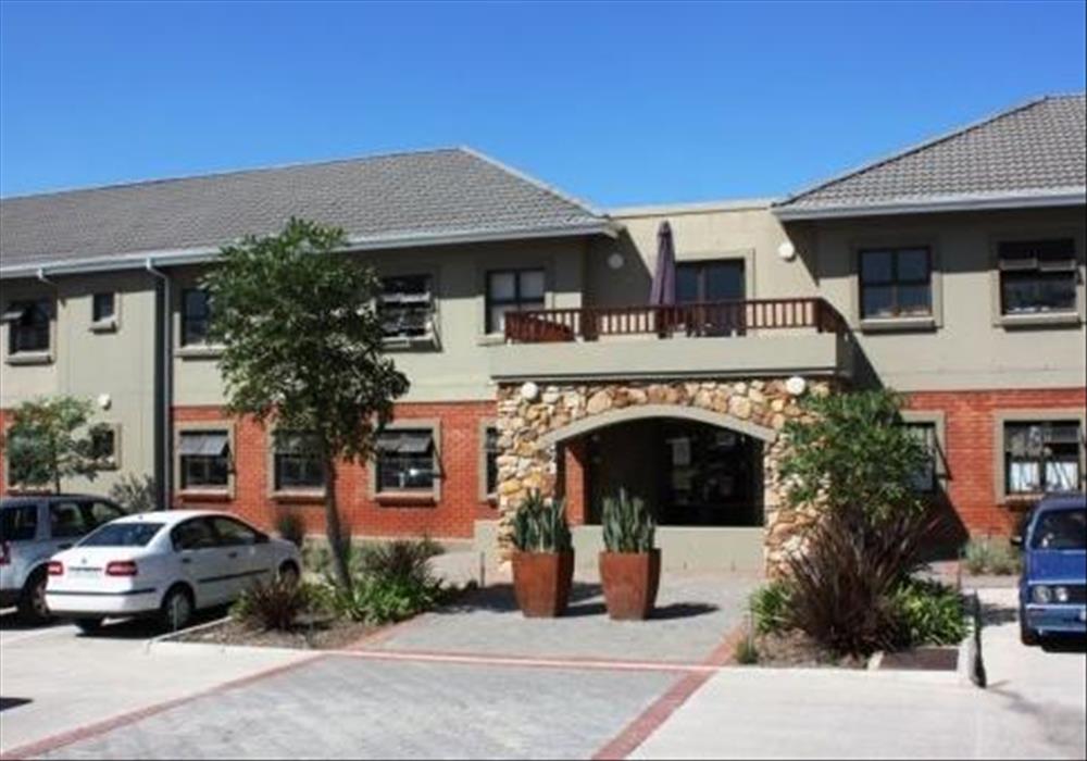 Local teacher under house arrest dlvr.it/Pjpjz1