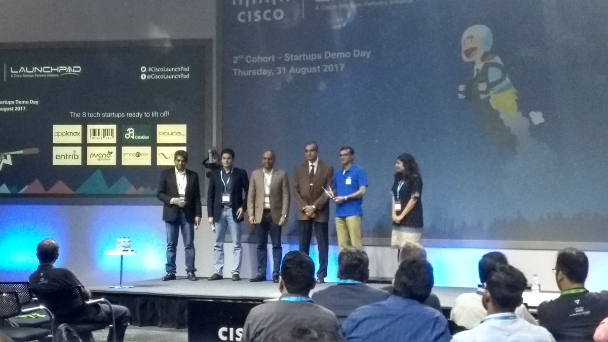 CiscoStartups's tweet photo. The Starburst Award goes to @SpectrlInsights, congratulations to the desert in winners.
#CiscoLaunchPad #Startup https://t.co/0gkGs5WliP