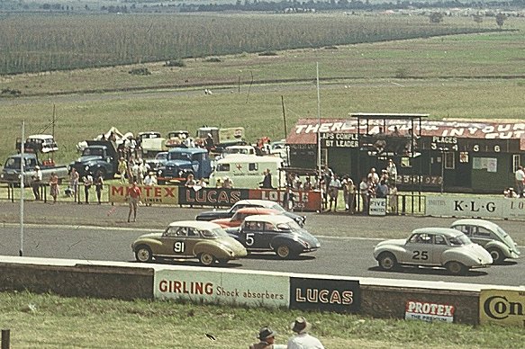 @GCleffavelli @HistoryKE Nakuru Racecourse 1950s Formula 1 style. When Safari Rally was the most sensational event in town.
#TreasureKenya #ThisIsMyKenya #TBT