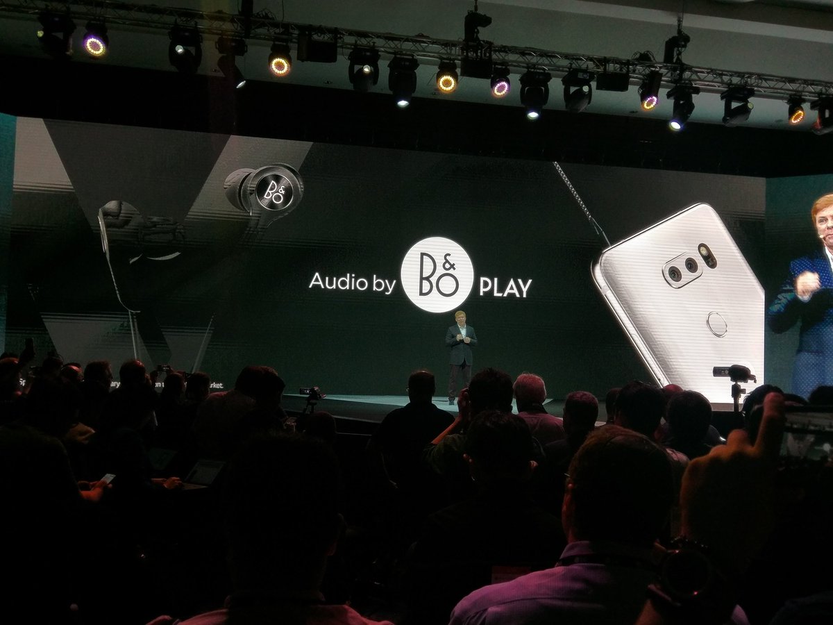 techundtrara's tweet photo. Auch an Sound hat LG gedacht. Das #LGV30 bietet HiFi Audio in Kooperation mit #BOPlay. #IFAPiloten #IFA2017 https://t.co/trWnfmxzw3