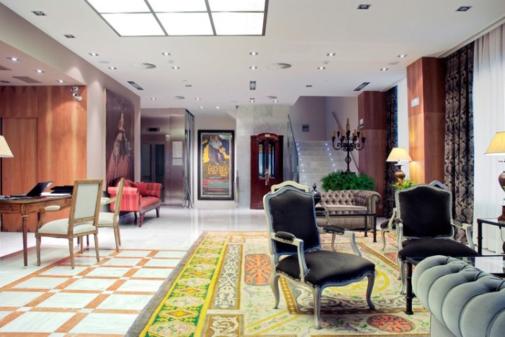 "A centrally located hotel with rooms inspired by historical characters: The Gran Hotel La Perla" <a href="/SplendiaHotels/">Splendia</a> goo.gl/bJhhKn