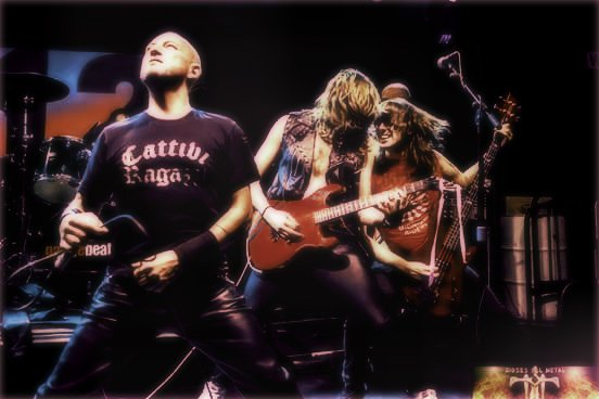 snakehardrock's tweet photo. @snakehardrock on the stage https://t.co/0nUARRDLfO